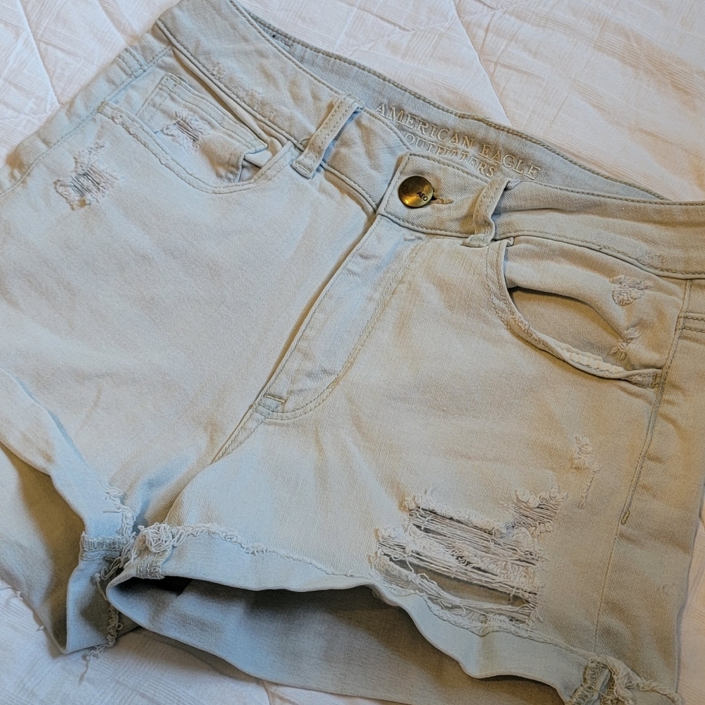American Eagle light wash shorts